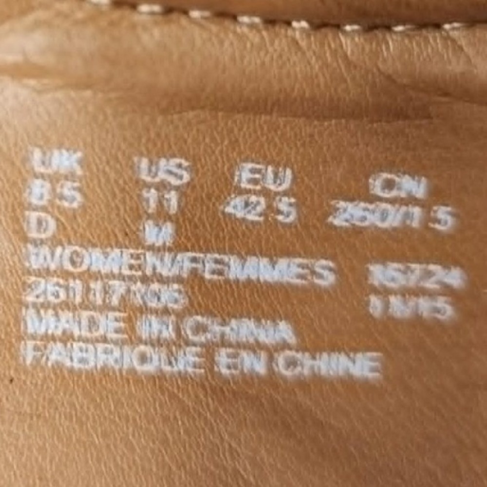Clarks Taupe Leather Wedge Sandals Womens 11 Comfort Cushion Soft Casual Summer - Picture 3 of 9
